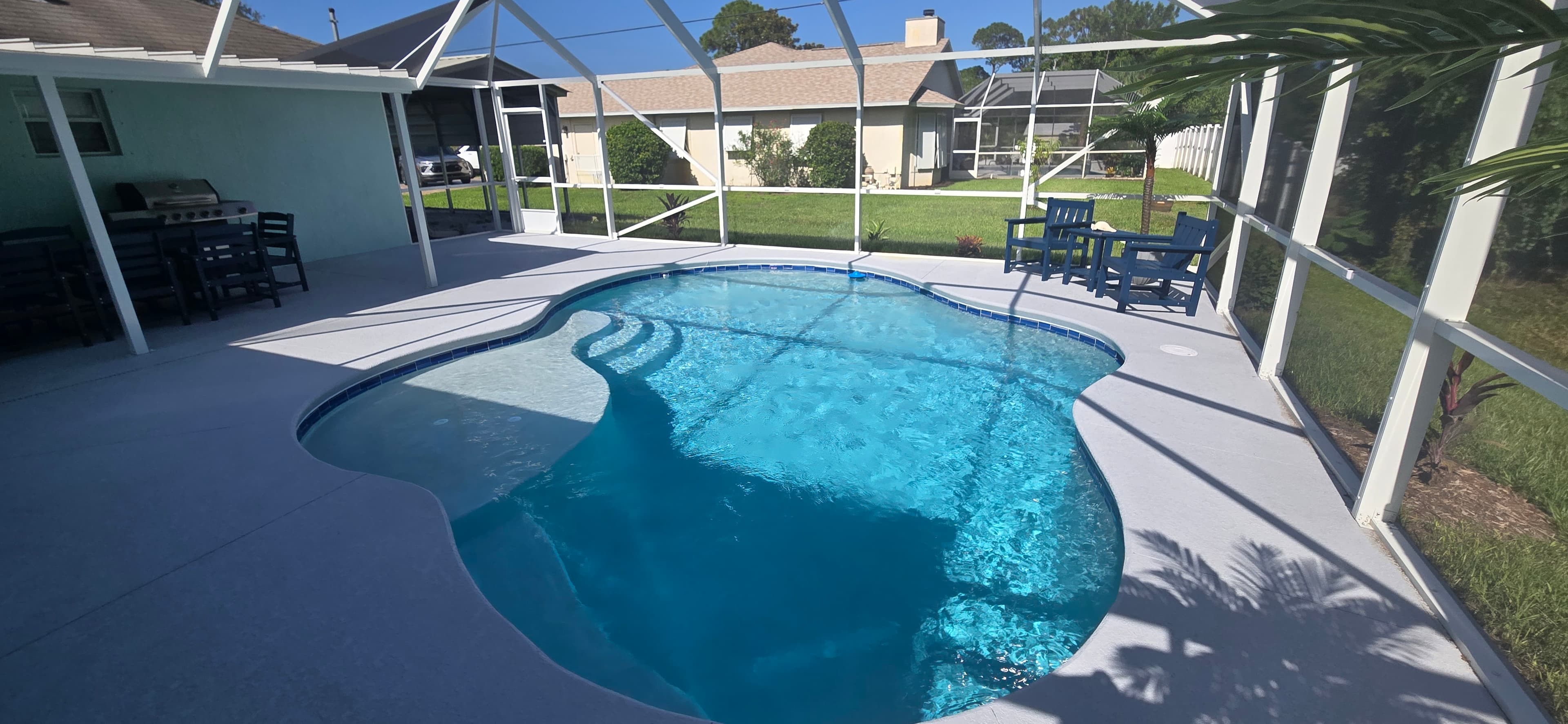 D&D's Relaxing Pool Retreat - Photo 5